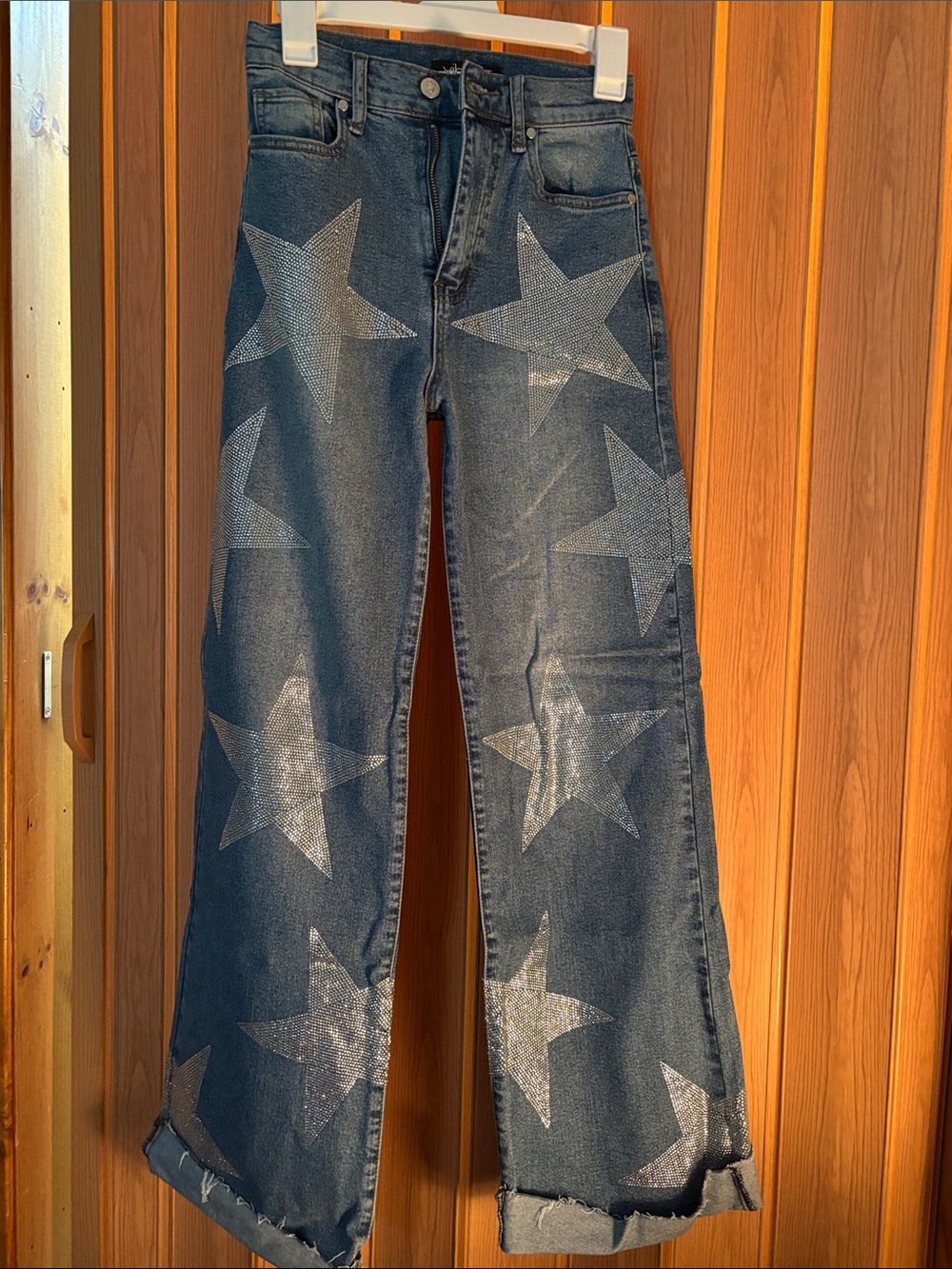 Vibrant Dark Blue Wide-Leg Jeans with Silver Star Print